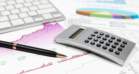 海外FX口座と国内FX口座はどこが違う?税率や取引システムについて